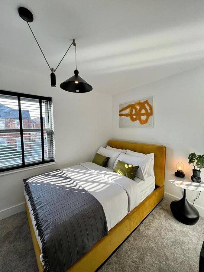 Charming 3-Bed House With 1 Parking Space แคนเทอร์เบอรี ภายนอก รูปภาพ