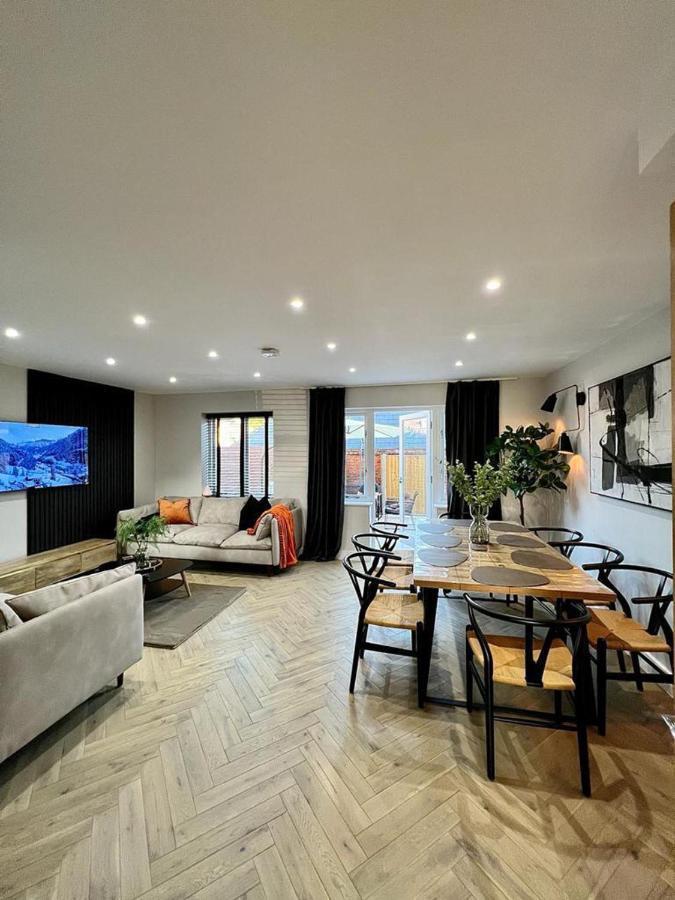 Charming 3-Bed House With 1 Parking Space แคนเทอร์เบอรี ภายนอก รูปภาพ